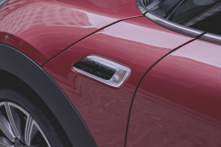 Детали экстерьера Mini Cooper S Clubman (F54) 2019 года  (WW) (фото 88 из 150)